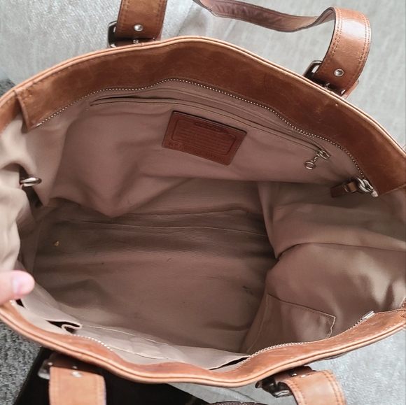 Coach Vintage Hampton Leather Tite Bag - Picture 7 of 8